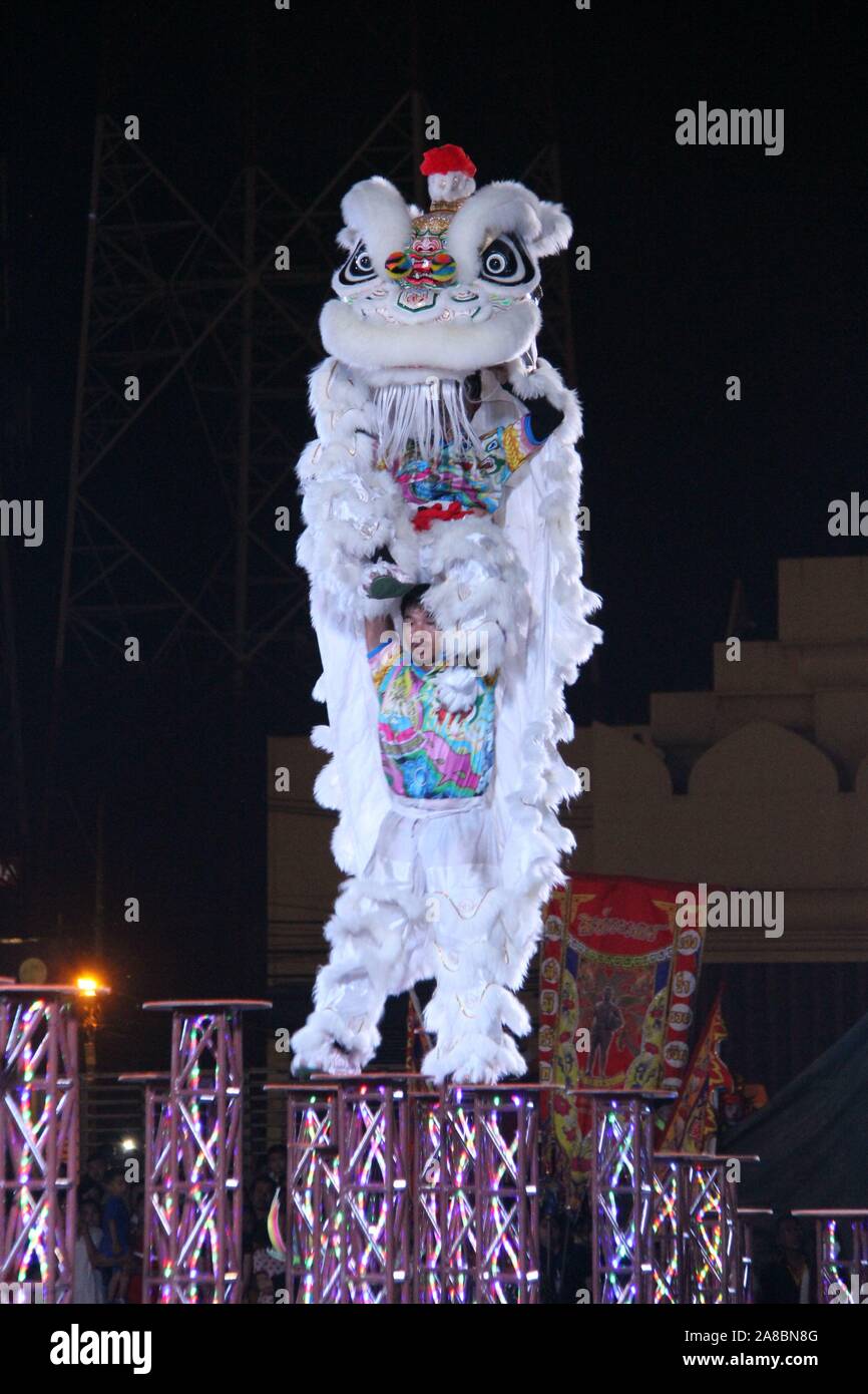 Chinese Lion Dance Festival, Roi Et Thailandia Foto Stock