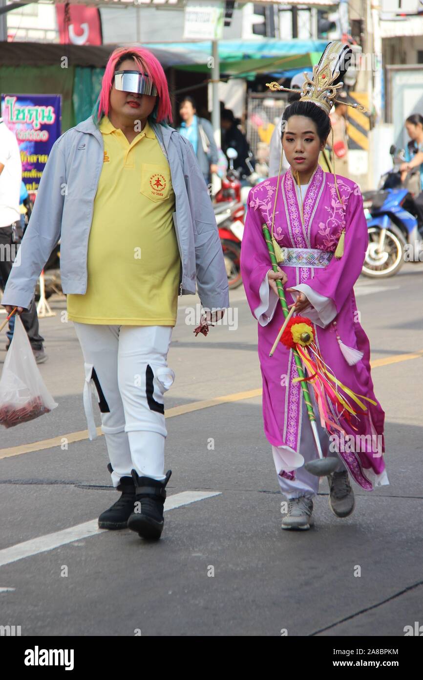 Drago Cinese processione di danza Roi Et, Thailandia Foto Stock