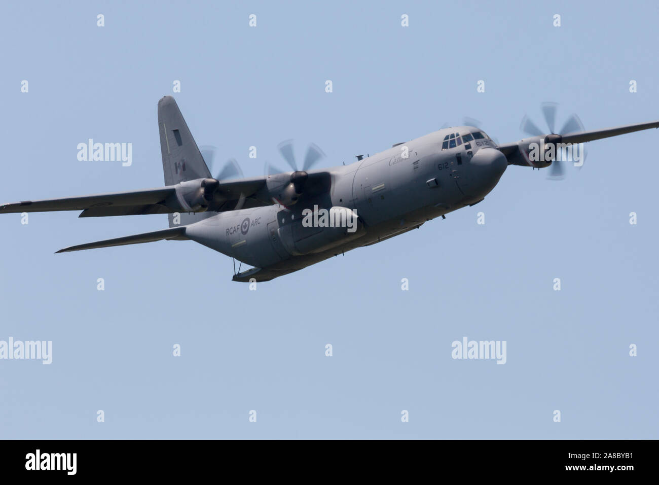 Un Royal Canadian Air Force CC-130 Hercules esegue al 2019 Thunder su Airshow Michigan. Foto Stock