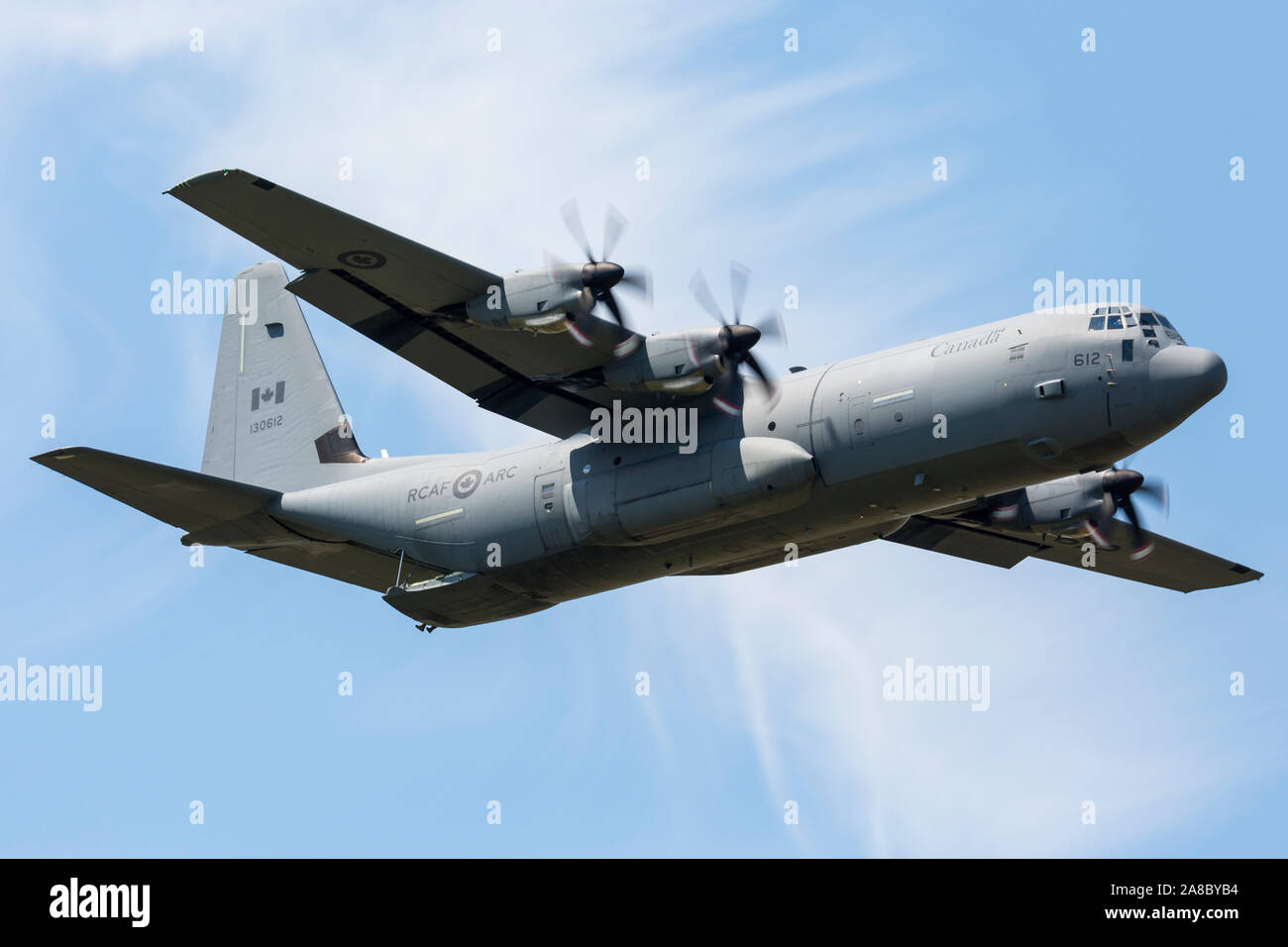 Un Royal Canadian Air Force CC-130 Hercules esegue al 2019 Thunder su Airshow Michigan. Foto Stock