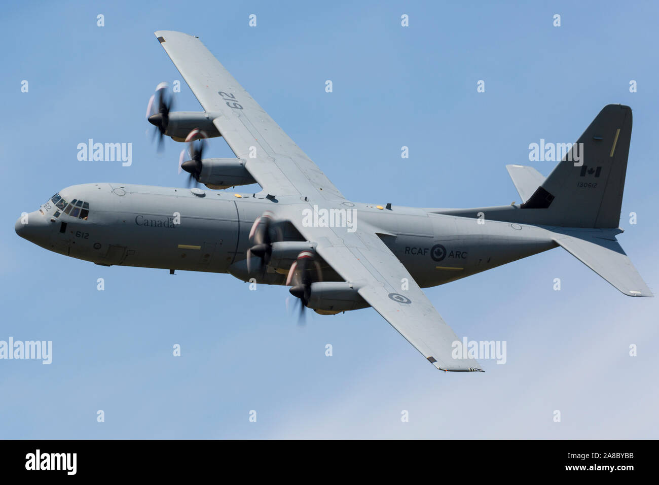 Un Royal Canadian Air Force CC-130 Hercules esegue al 2019 Thunder su Airshow Michigan. Foto Stock