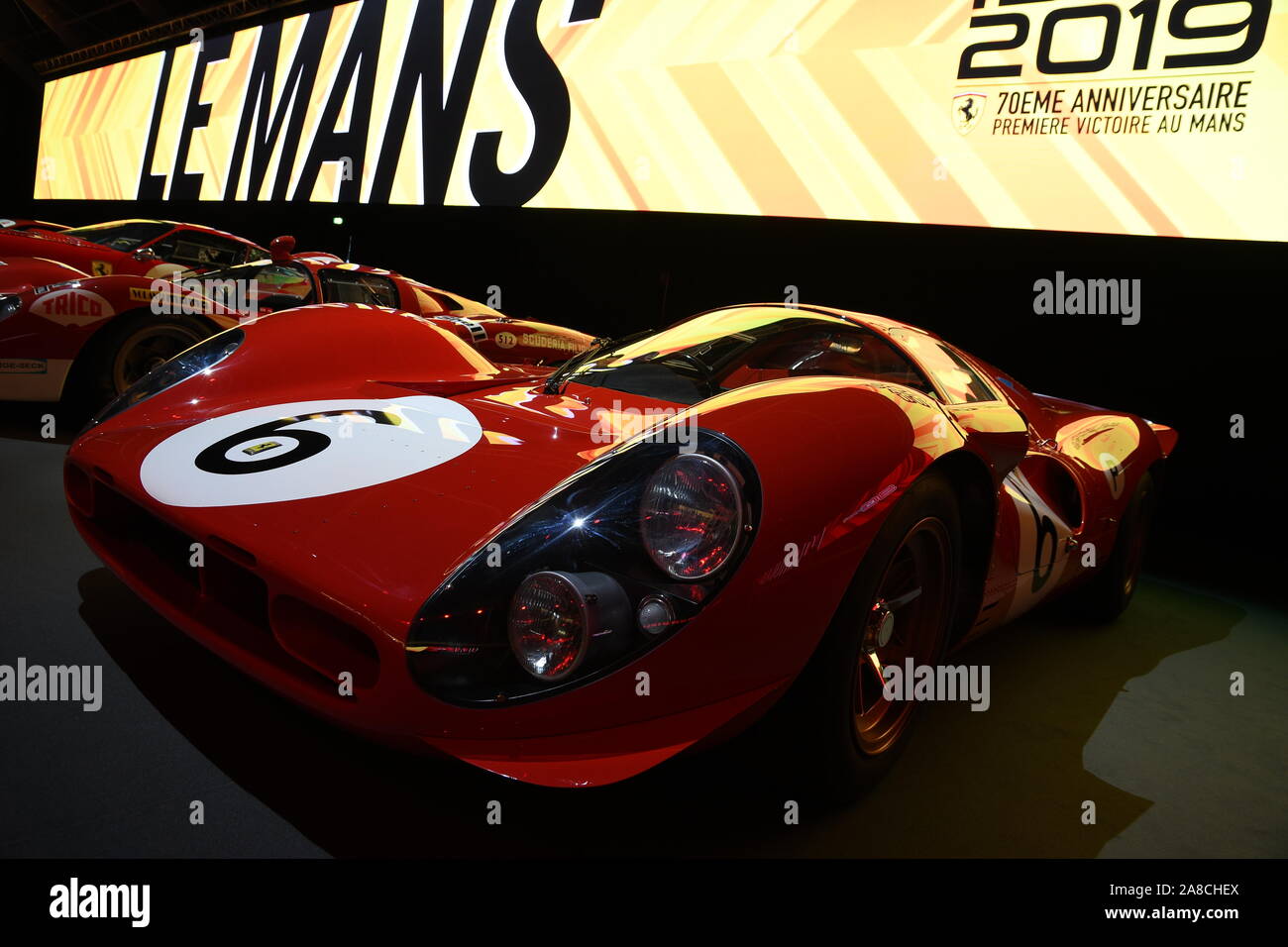 Sul circuito del Mugello, 25 Ottobre 2019: storico prototipo Ferrari 330 P4 anno 1967 sul display durante le Finali Mondiali Ferrari 2019 al circuito del Mugello Foto Stock