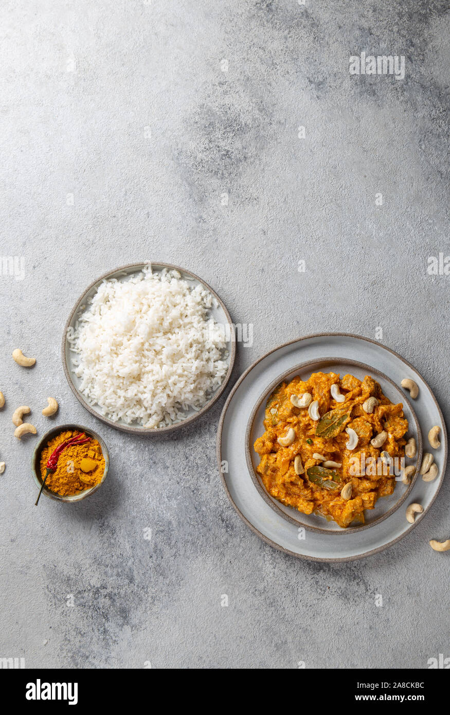 Tradishional cibo indiano Agnello Korma con anacardi Foto Stock