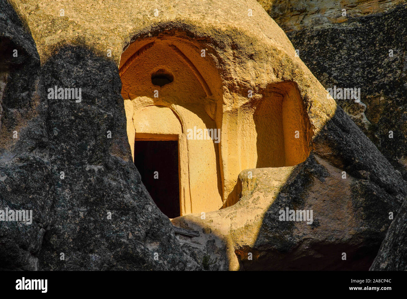 Entrata alla grotta chiesa a Goreme- open air museum, Cappadocia, Anatolia,Turchia. Foto Stock