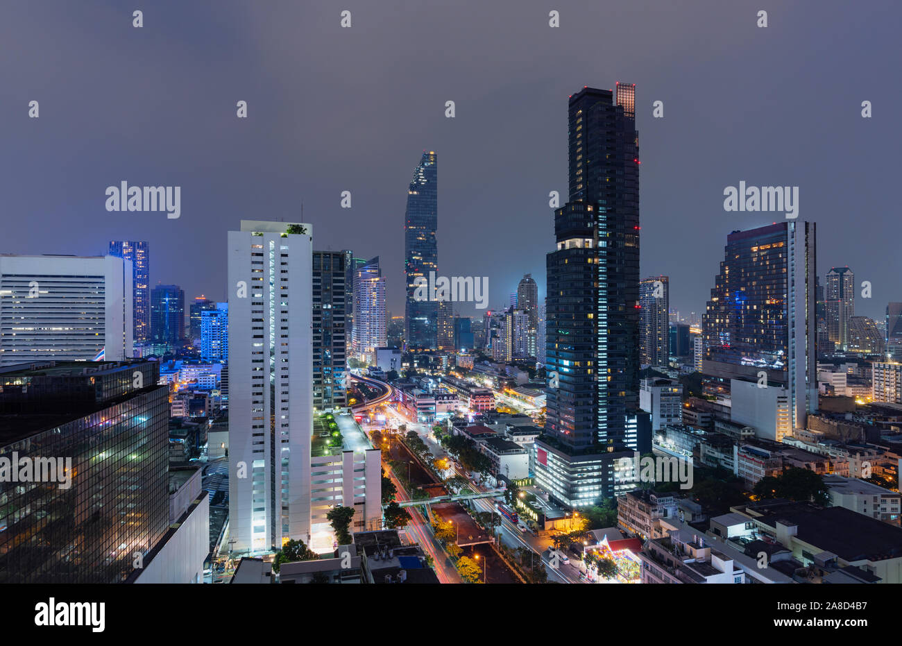 Città di Bangkok, Thailandia durante la notte Foto Stock