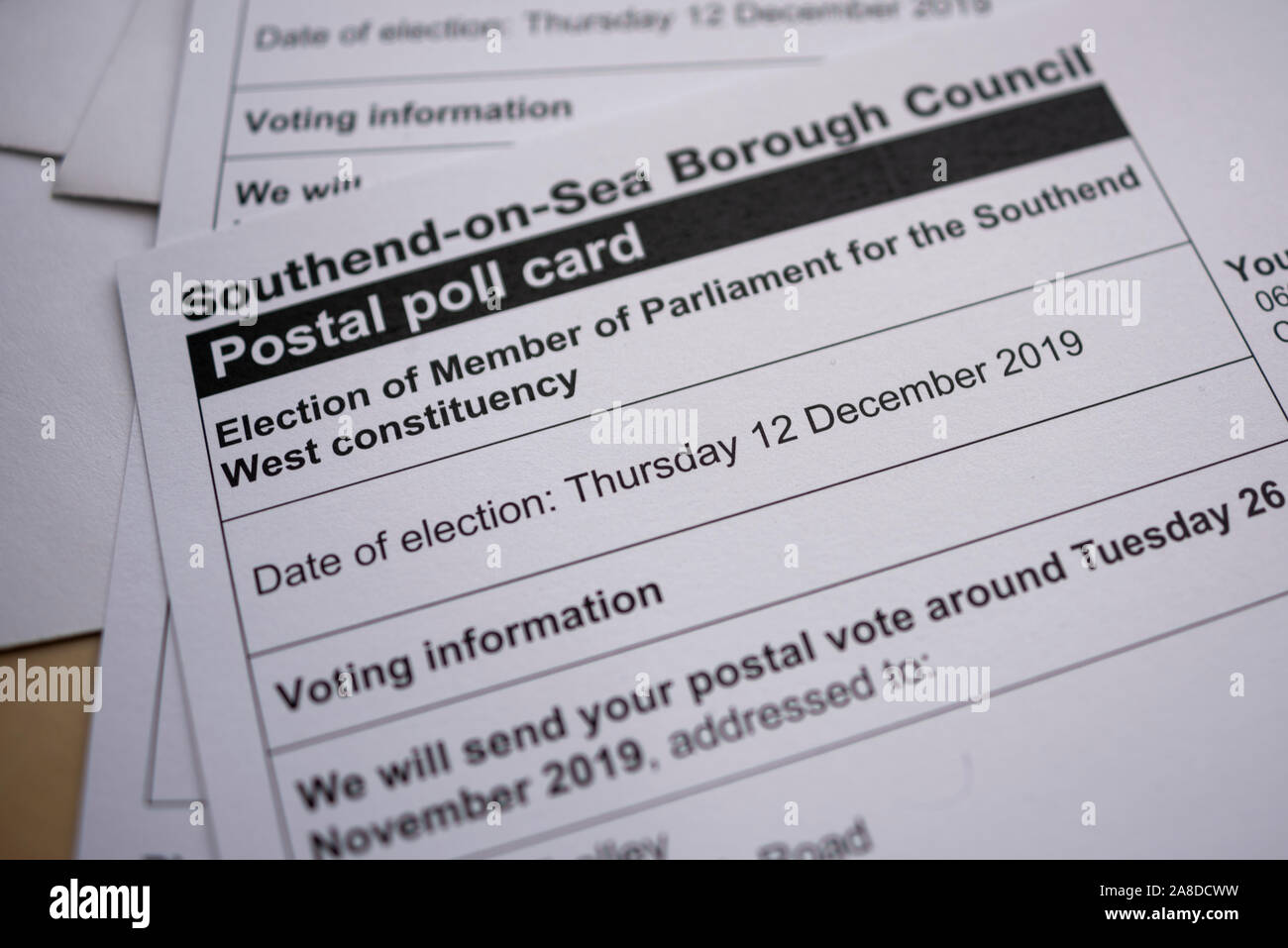 Southend on Sea, Essex, Regno Unito. Sondaggio Postale le carte hanno cominciato ad arrivare agli indirizzi registrati per il voto postale per l'elezione generale BRITANNICA il 12 dicembre 2019. Sondaggio Postale carte mostrate per l elezione dei membri del Parlamento per il Southend circoscrizione ovest attualmente detenute da conservatore David Amess Foto Stock