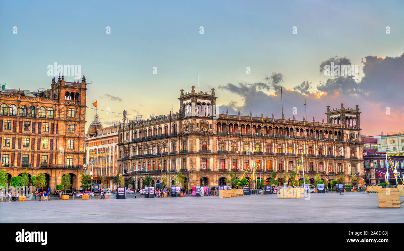 Palazzo municipale di Città del Messico al tramonto Foto Stock