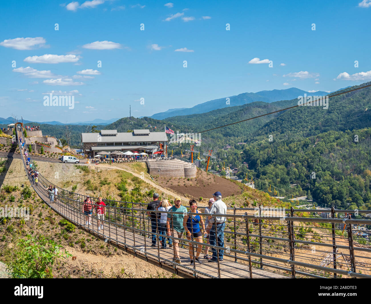 Gatlinburg sospensione pedonale ponte sopraelevato in Great Smoky Mountains resort città di Gatlinburg Tennessee negli Stati Uniti Foto Stock