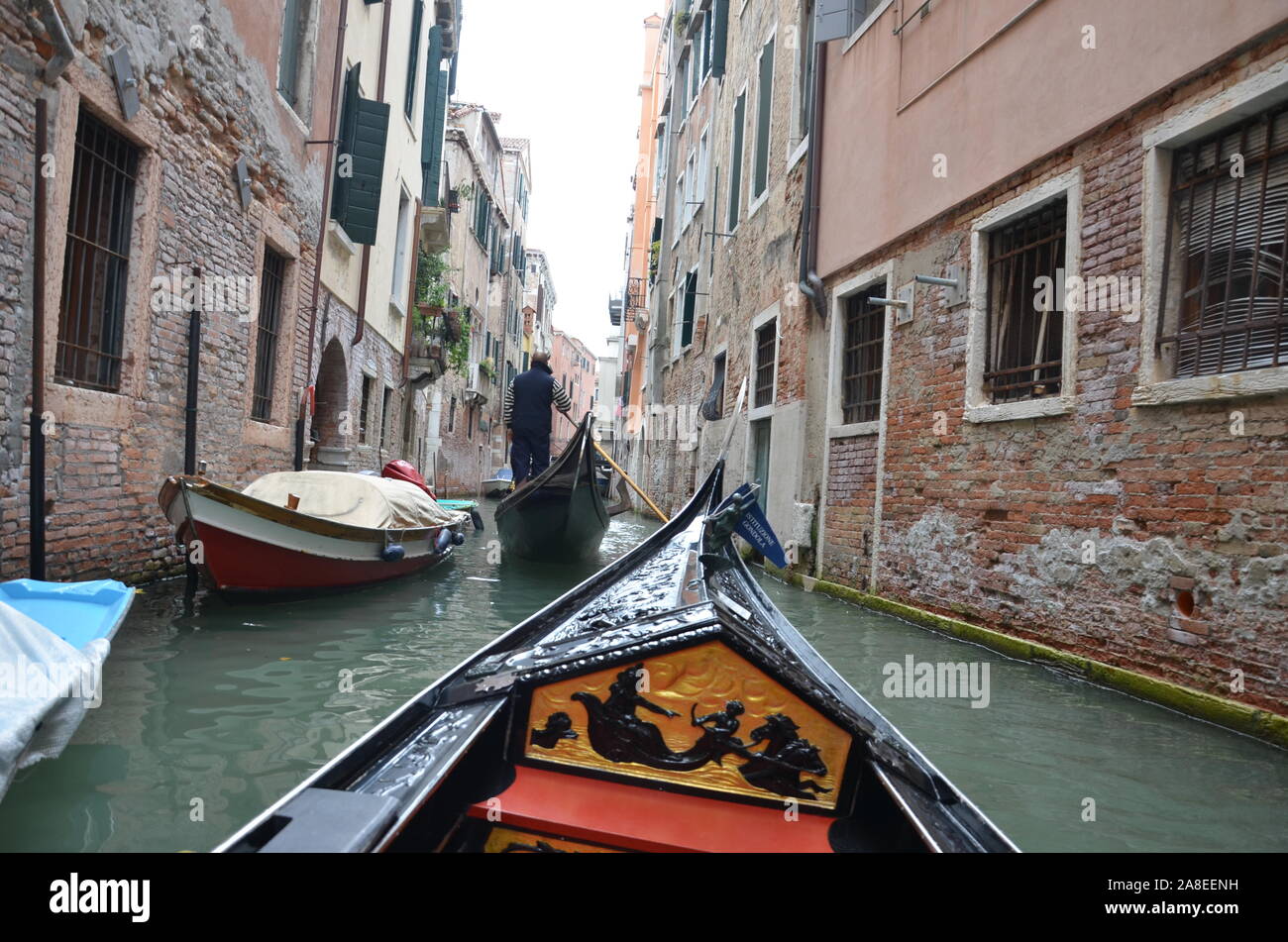 Canali in Gondola, Venezia Foto Stock