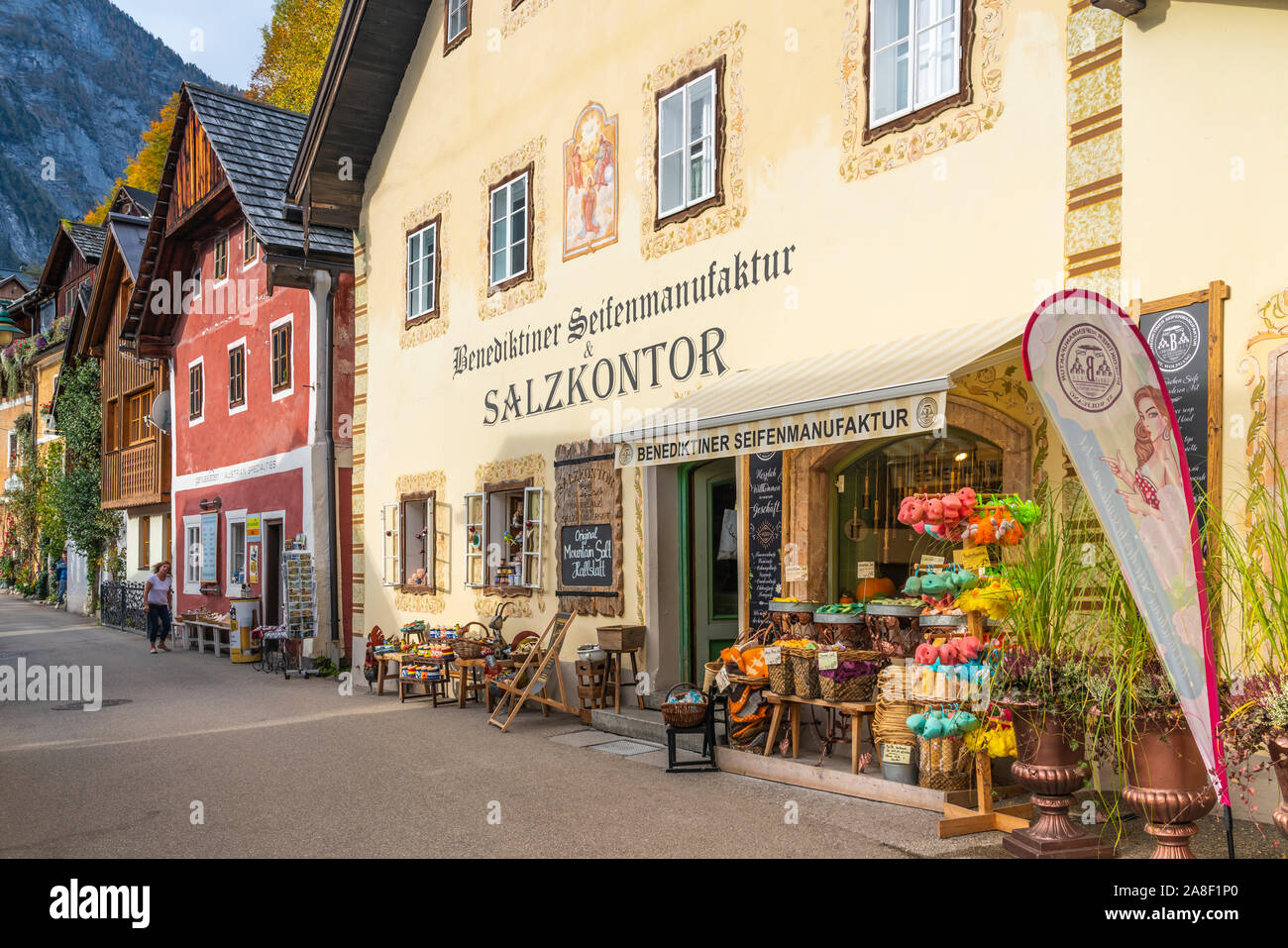 Una strada di Hallstatt, Austria, l'Europa. Foto Stock