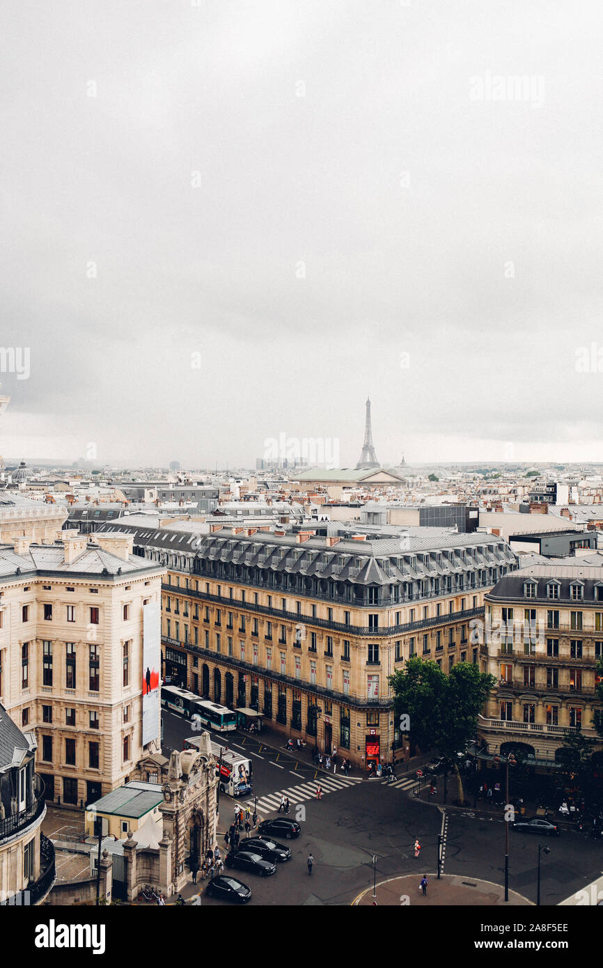 Vue sur les allasua de Paris depuis Les Galeries Lafayette, Paris, Francia Foto Stock
