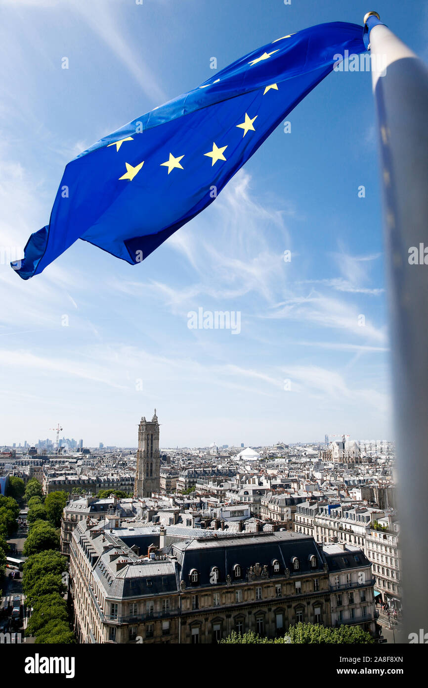 Vista dall'Hotel de la Ville de Paris, Francia Foto Stock