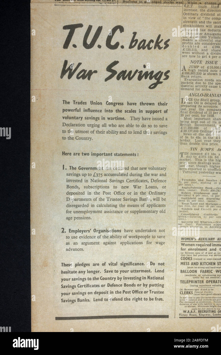 Annuncio pubblicitario dal TUC incoraggiare il risparmio di guerra (obbligazioni etc) nel Daily Express giornale (replica) il 31 maggio 1940 durante la evacuazione di Dunkerque. Foto Stock