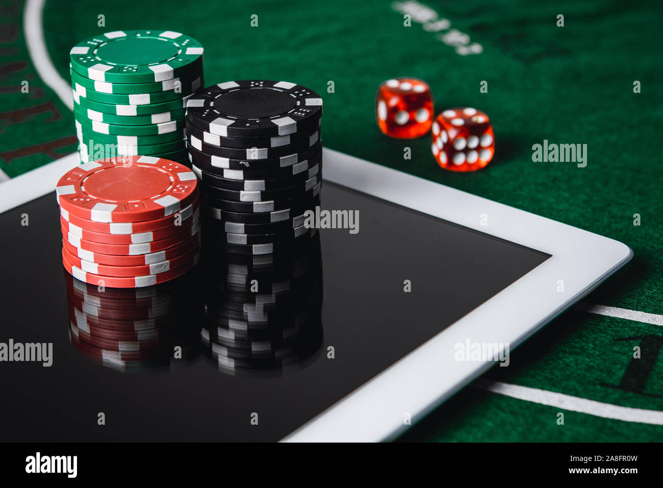 Play poker online. Casinò Online - online gambling concept Foto stock - Alamy