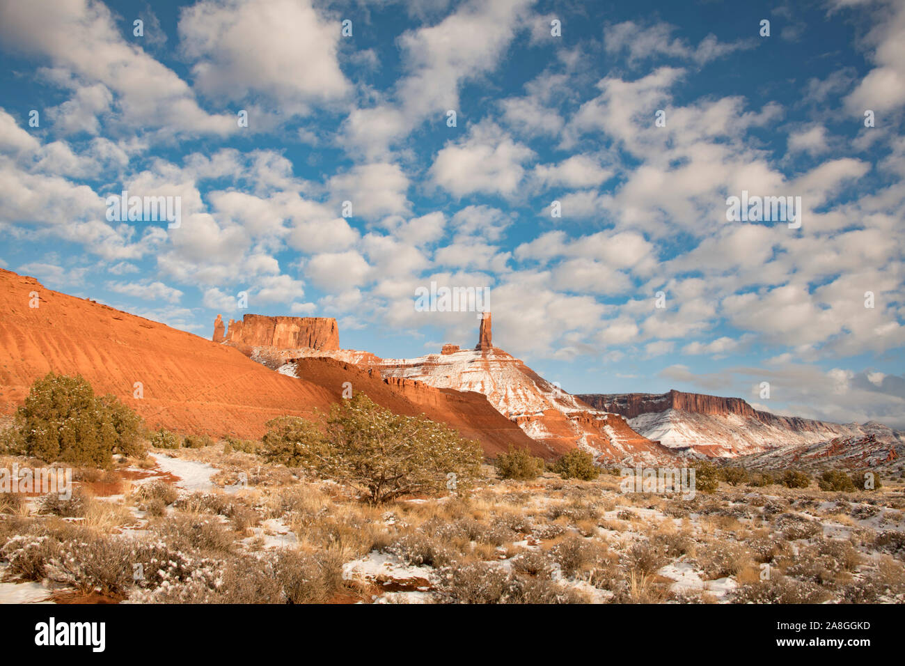 Le nuvole e la neve a Castle Rock, ha proposto la Sa acque Wilderenss, Utah, il castello di Valle, Colorado River vicino a Moab, Utah Foto Stock