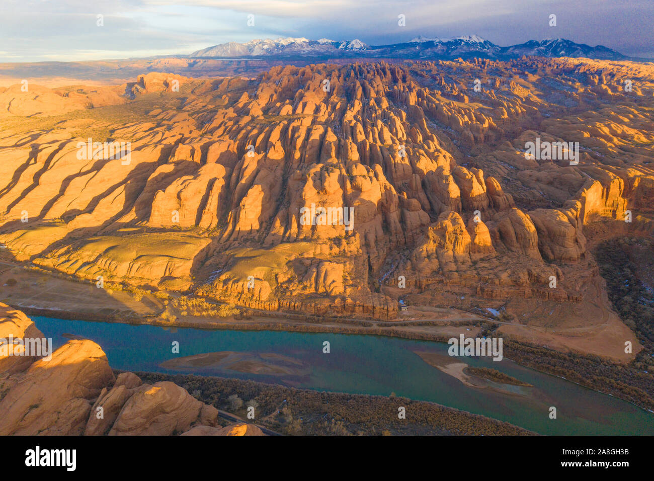Il fiume Colorado, La Sal Mountains, Fisher Towers, BLM terre vicino a Moab, Utah Foto Stock