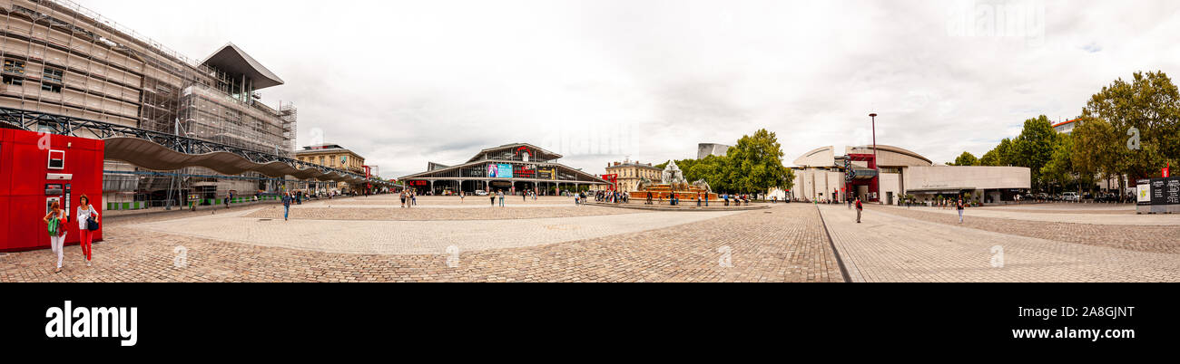 Vista panoramica di La Grande Halle de la Villette nel XIX arrondissement di Parigi, Francia Foto Stock