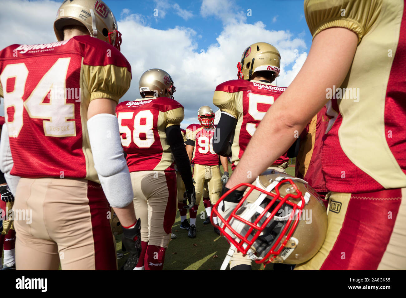 Mosca, Russia. 29 settembre 2012 momento di gioco nella partita tra i Bruins di Mosca (Russia) e Litwins Minsk (Bielorussia) del football americano Eastern League a Trud stadium di Mosca Foto Stock