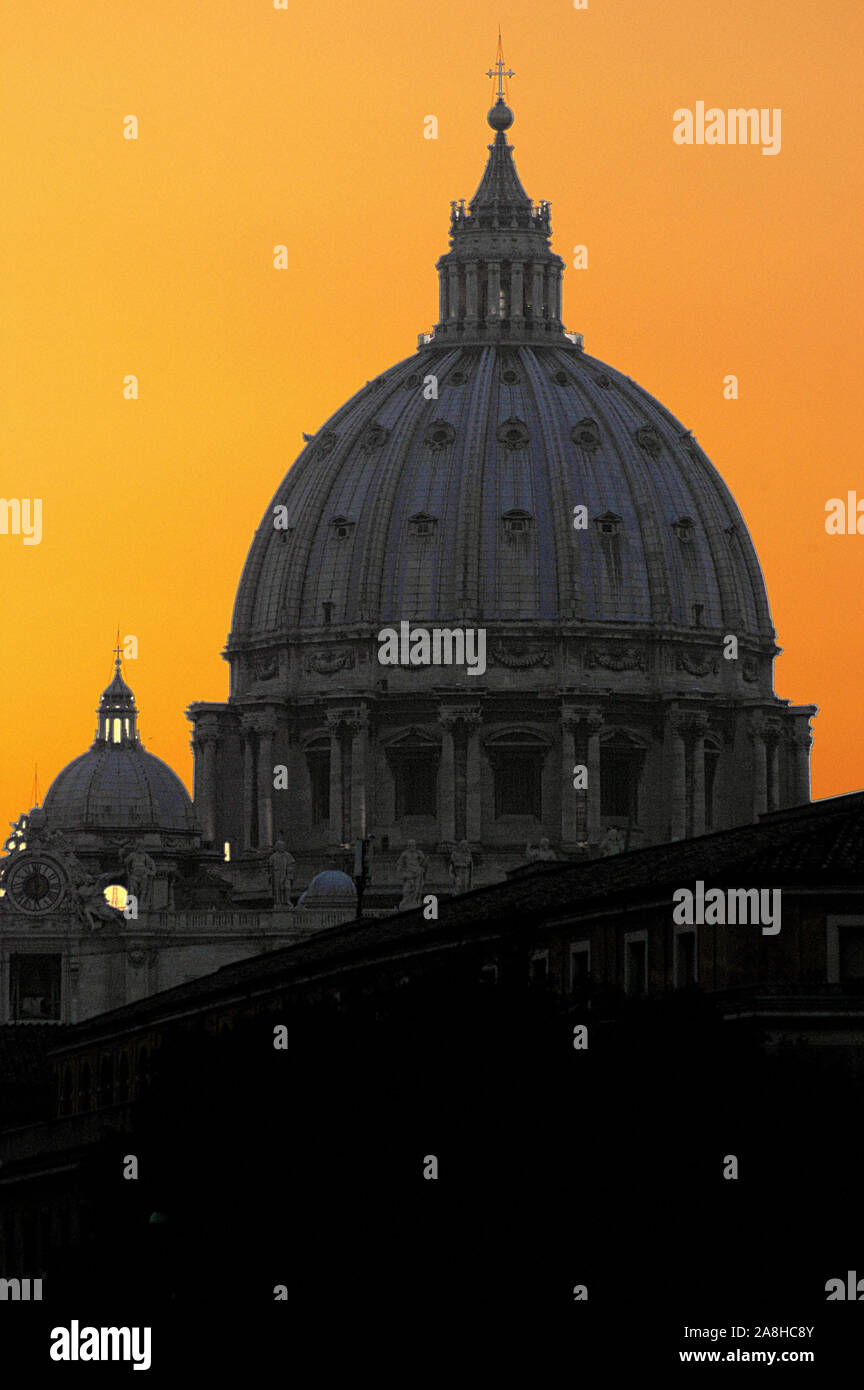 Italien Rom im Petersdom Vatikan, Nachtaufnahme, Beleuchtung, Foto Stock