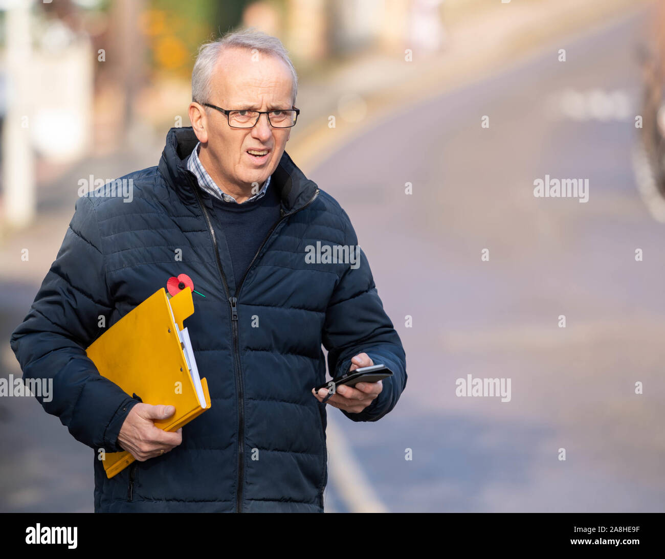 Brentwood Essex REGNO UNITO 9 nov. 2019 elezione generale David Kendall candidato parlamentare per i liberali democratici di Brentwood e Ongar circoscrizione le campagne di sensibilizzazione sulle elezioni generali trail in Brentwood Essex Credit Ian DavidsonAlamy Live News Foto Stock