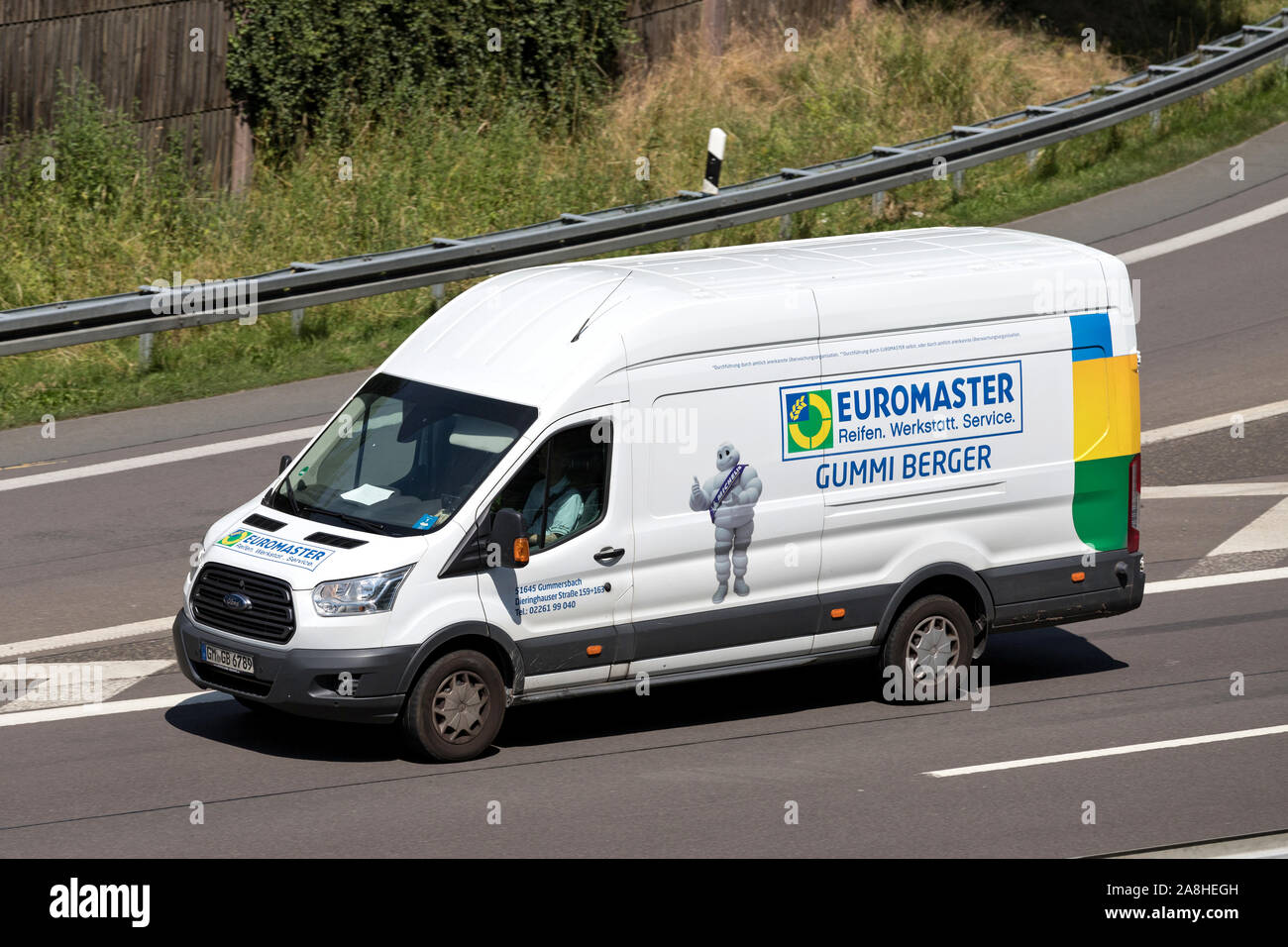 Euromaster Ford Transit van su autostrada. Foto Stock