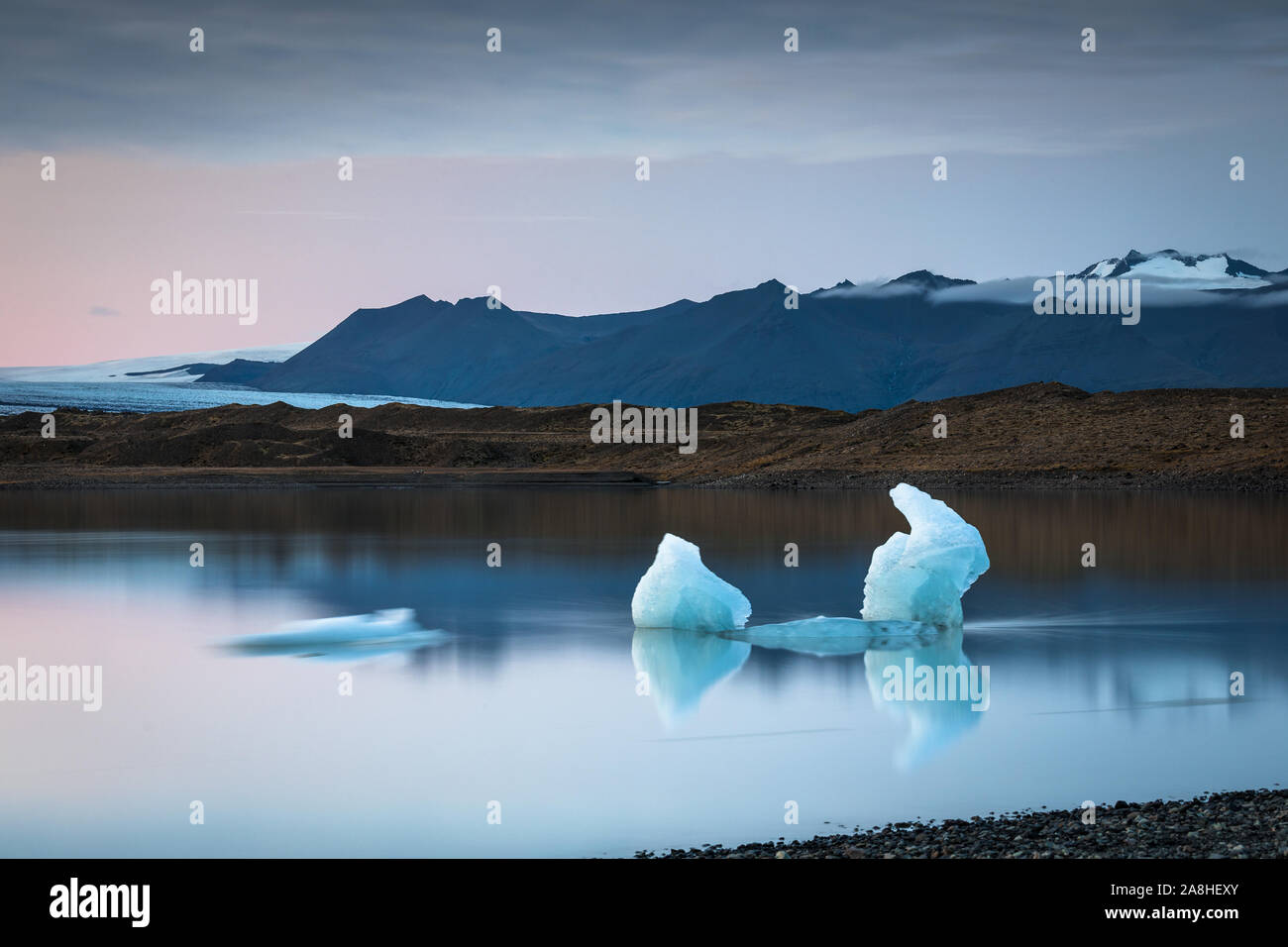 Il drifting il ghiaccio del ghiacciaio in Islanda Foto Stock