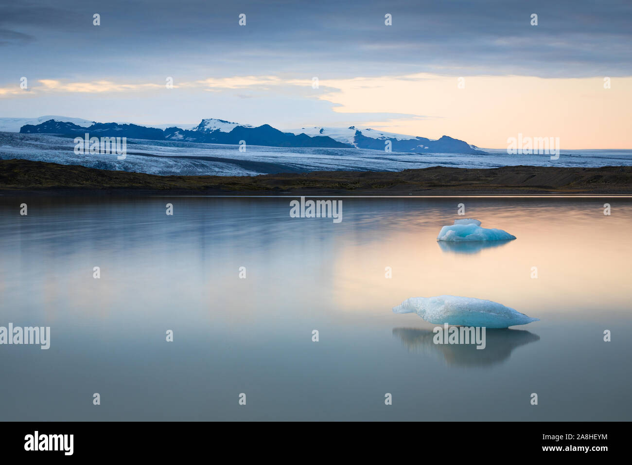 Un meraviglioso e tranquillo scena. Icelands belle lagune ghiacciaio... Foto Stock