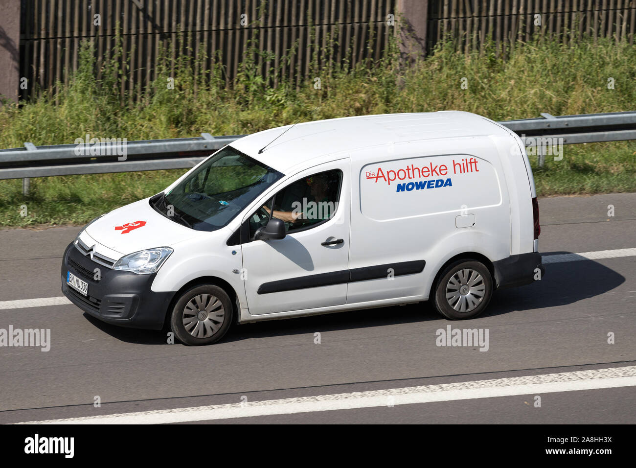 Noweda Citroen Berlingo van su autostrada. Foto Stock