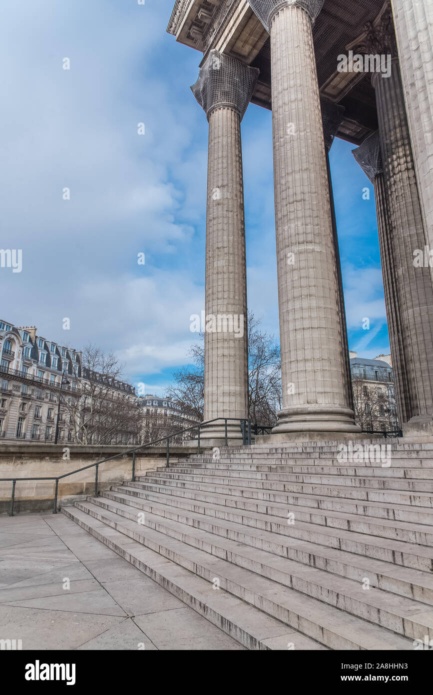 Parigi, Madeleine chiesa, bellissimo monumento nel centro della capitale francese Foto Stock