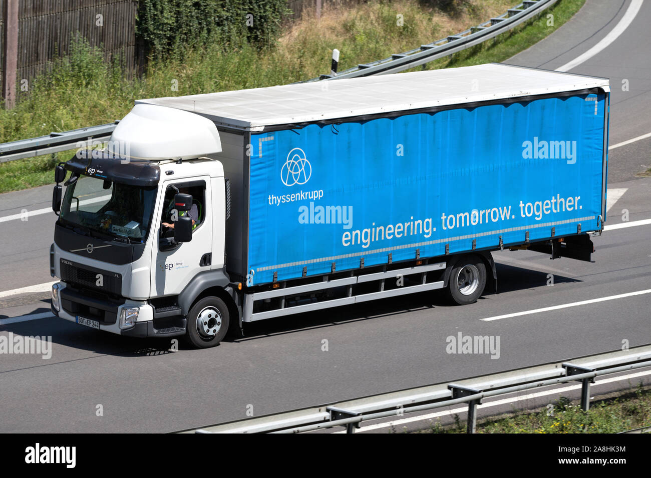 ThyssenKrupp Volvo FL carrello su autostrada. Foto Stock