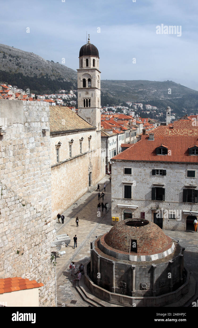 Dubrovnik, il monastero francescano e la grande fontana di Onofrio Foto Stock