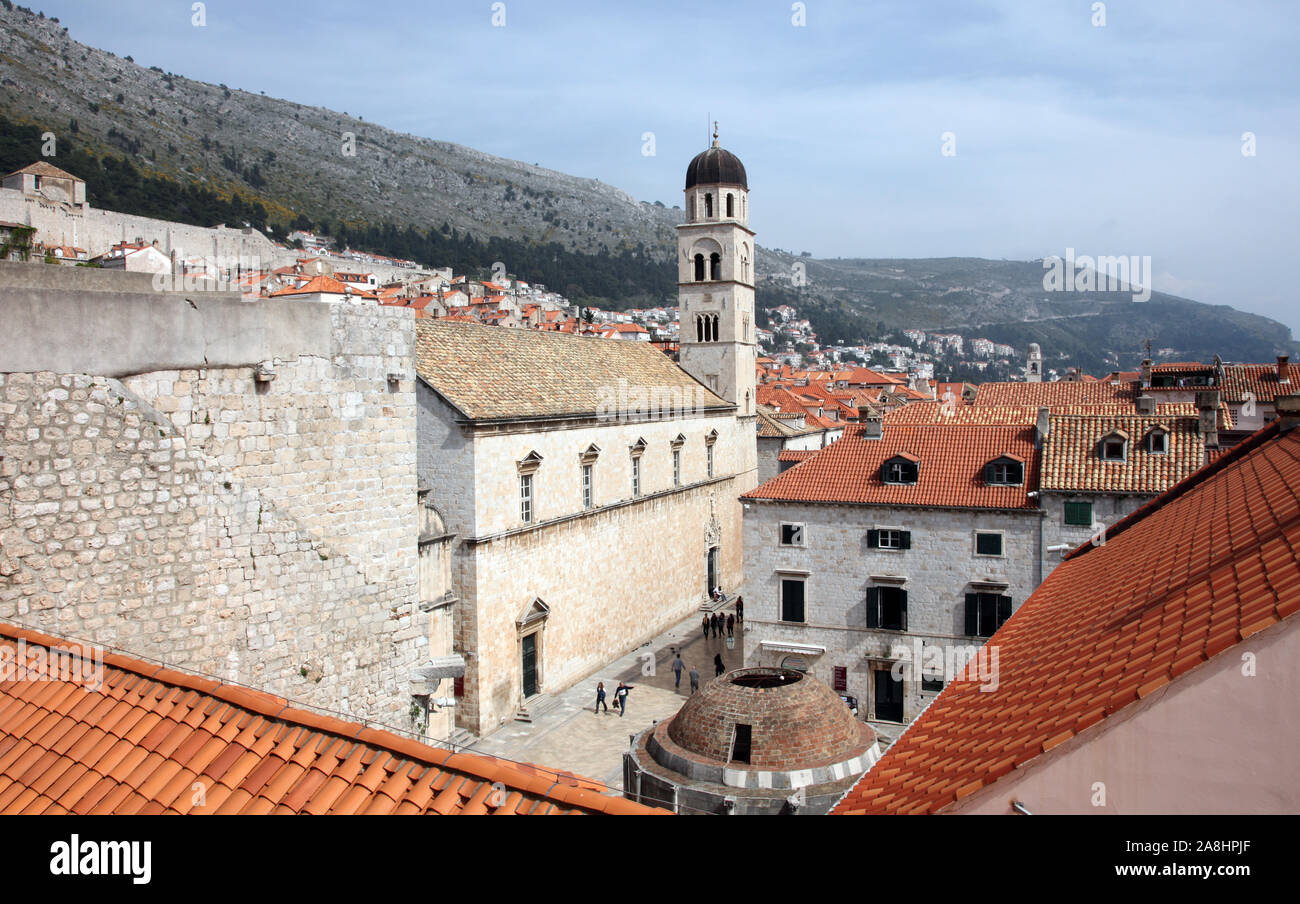 Dubrovnik, il monastero francescano e la grande fontana di Onofrio Foto Stock