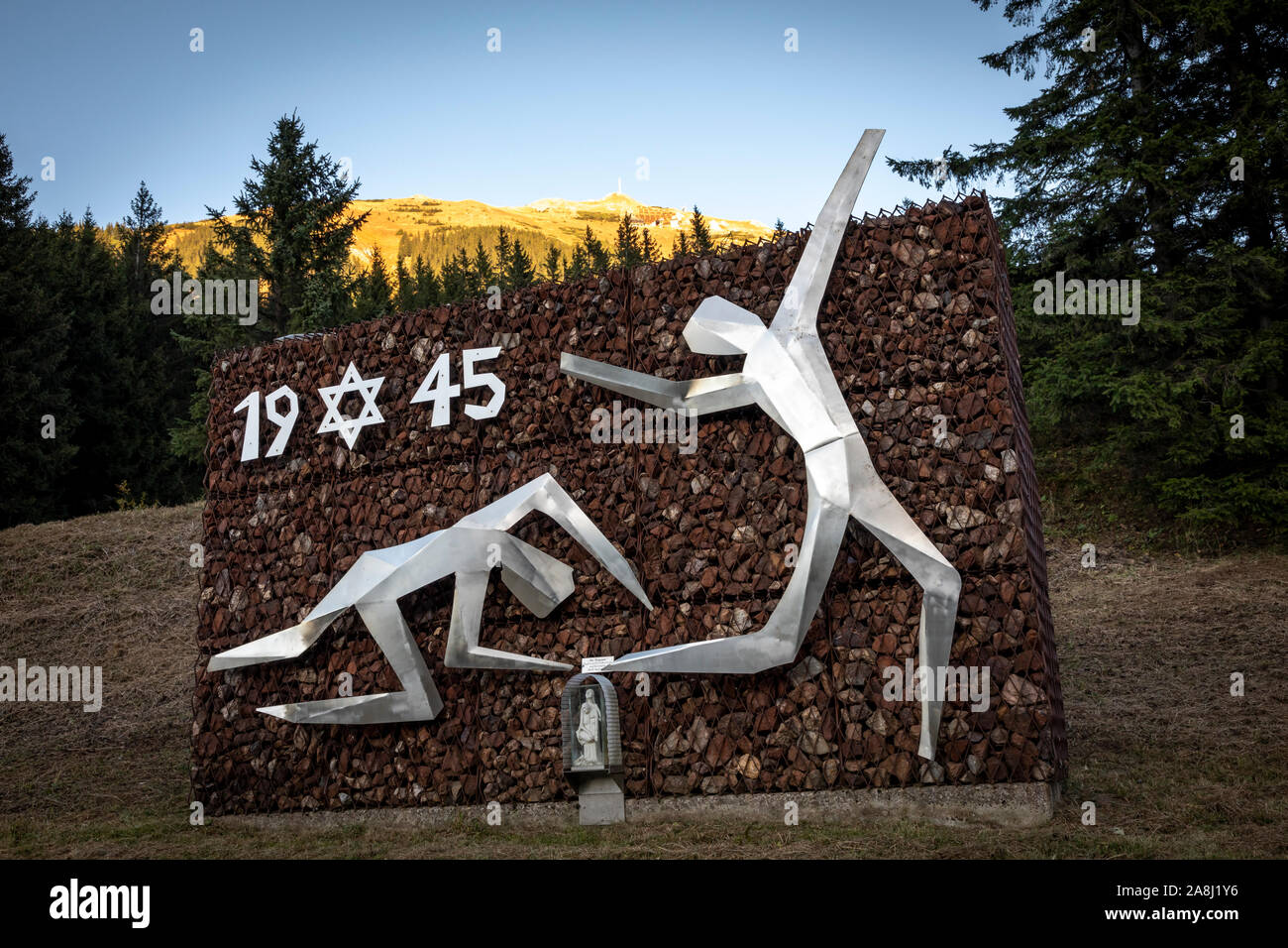 Mountain praebichl vicino a eisenerz, Austria : 27 Ottobre 2019 Memoriale dell Olocausto di murderd ebrei sul loro modo al campo di concentramento di Mauthausen nel 1945 Foto Stock