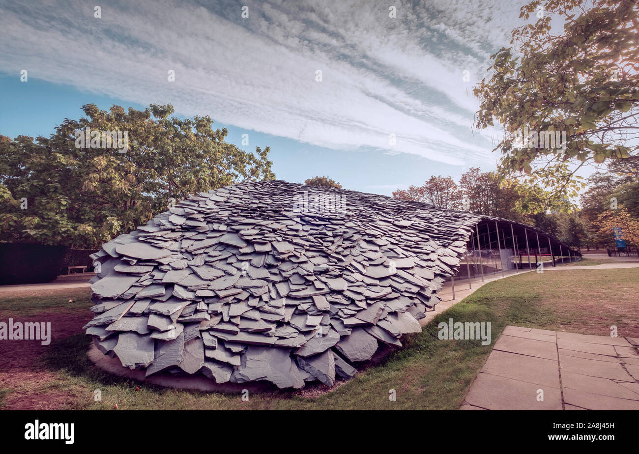 Il Serpentine Pavilion 2019 progettato da Junja Ishigami, Kensington Gardens, Londra, Regno Unito. Foto Stock