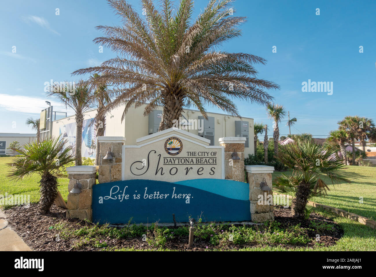 Città comunale segno di benvenuto di Daytona Beach Shores su Atlantic Avenue Daytona Beach Florida Foto Stock