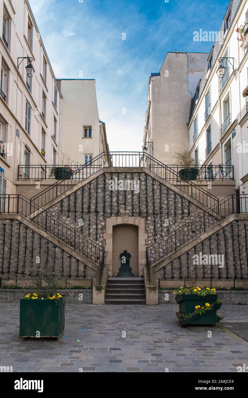 Tipico vicolo di Montmartre, le scale più romantiche di Parigi Foto Stock