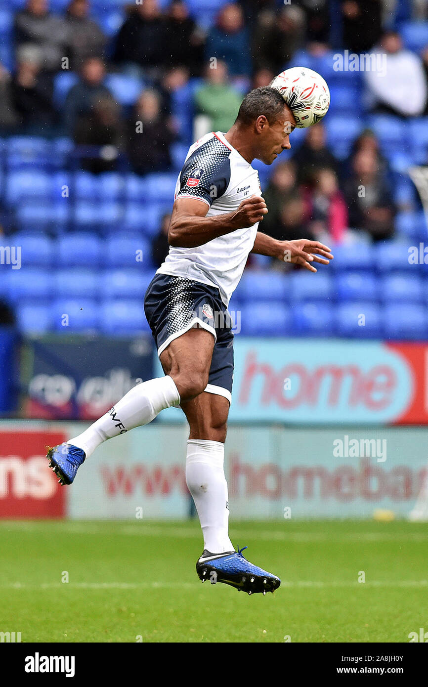 Bolton, Regno Unito. 09Nov, 2019. BOLTON INGHILTERRA - Novembre 9th Bolton's Chris O Grady in azione durante la FA Cup match tra Bolton Wanderers e la Plymouth Argyle al Reebok Stadium, Bolton sabato 9 novembre 2019. (Credit: Eddie Garvey | MI News) La fotografia può essere utilizzata solo per il giornale e/o rivista scopi editoriali, è richiesta una licenza per uso commerciale Credito: MI News & Sport /Alamy Live News Foto Stock