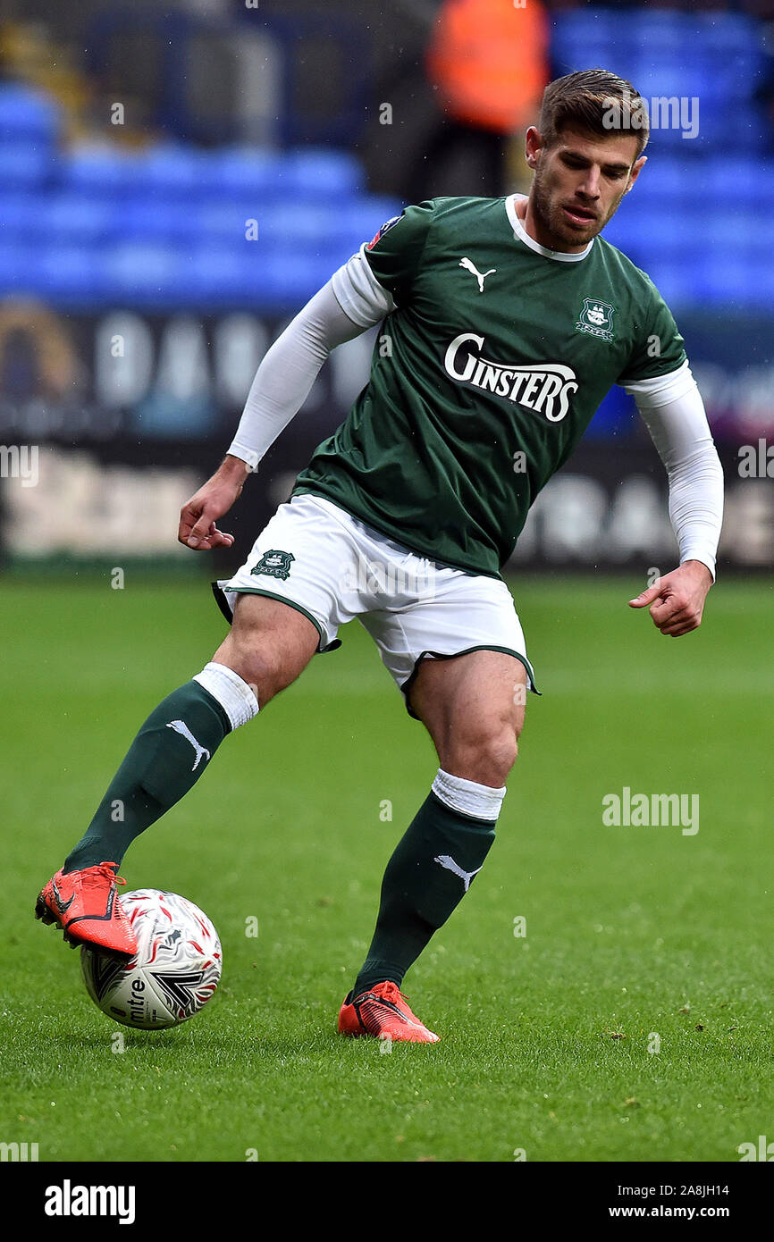 Bolton, Regno Unito. 09Nov, 2019. BOLTON INGHILTERRA - Novembre 9th Plymouth è Joe Edwards in azione durante la FA Cup match tra Bolton Wanderers e la Plymouth Argyle al Reebok Stadium, Bolton sabato 9 novembre 2019. (Credit: Eddie Garvey | MI News) La fotografia può essere utilizzata solo per il giornale e/o rivista scopi editoriali, è richiesta una licenza per uso commerciale Credito: MI News & Sport /Alamy Live News Foto Stock