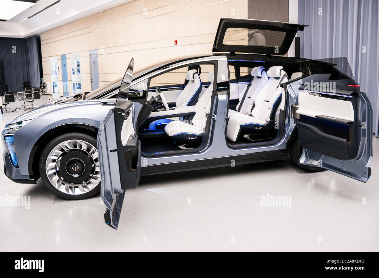 Orizzonti umani HiPhi 1 pronto per la produzione del prototipo. La vettura è un avanzato EV cinese progettato per competere con Tesla e dotate di 4WS e il nuovo NT t Foto Stock
