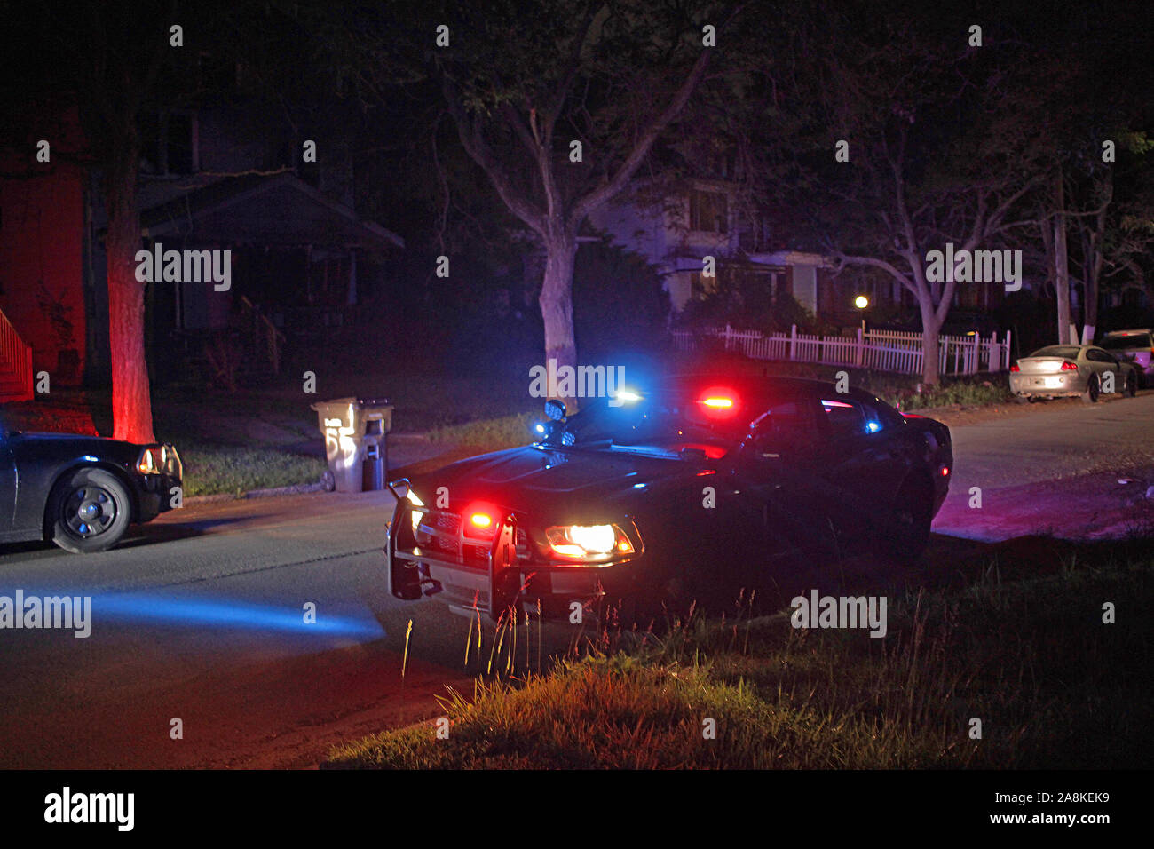 Detroit delle operazioni speciali di polizia il veicolo in strada di notte, Detroit, Michigan, Stati Uniti d'America Foto Stock