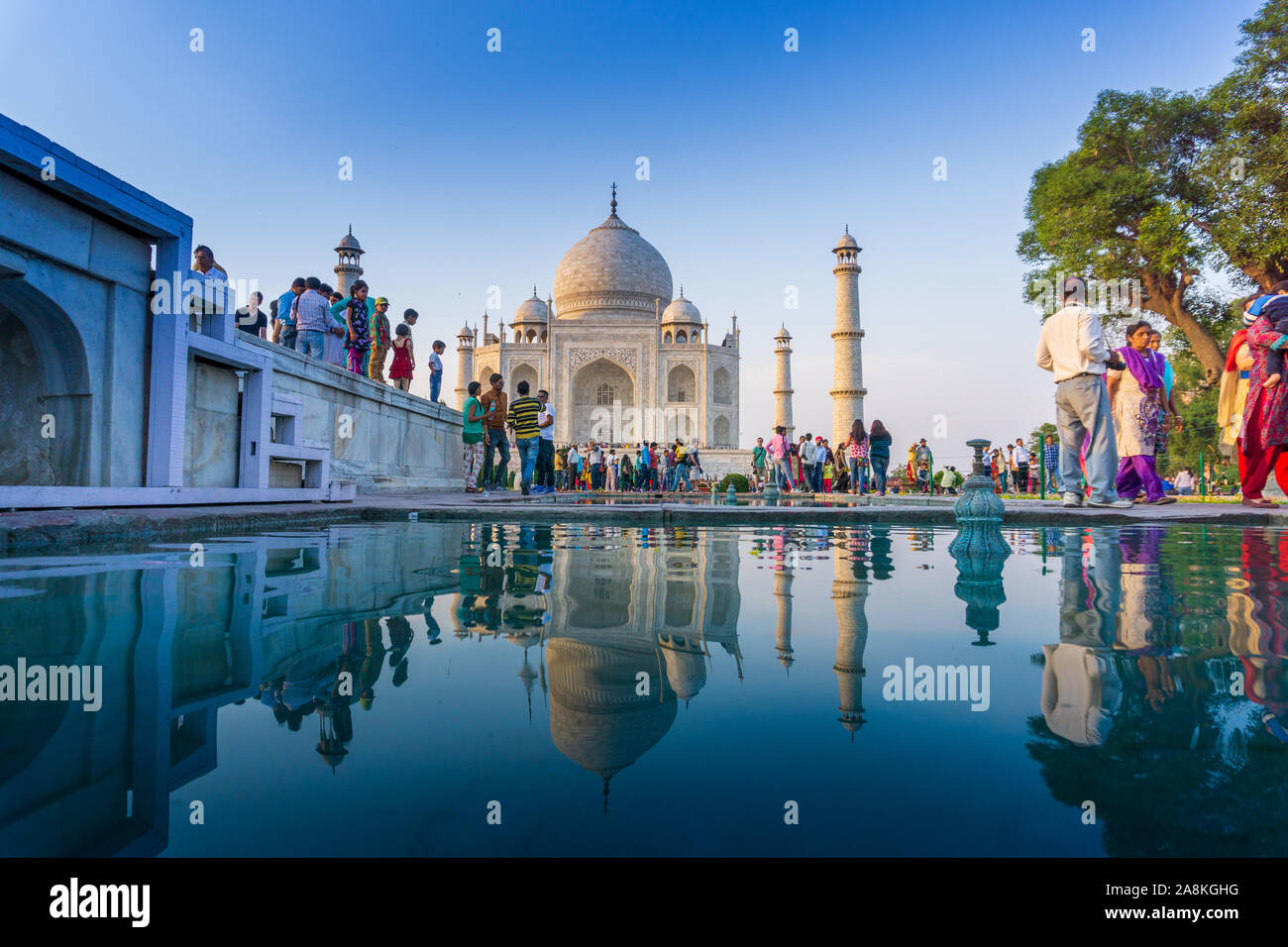 Taj Mahal, un mausoleo di marmo bianco in Agra, India. Foto Stock