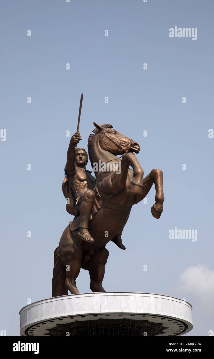 Statua di Alessandro il Grande nel centro di Skopje, Macedonia Foto Stock