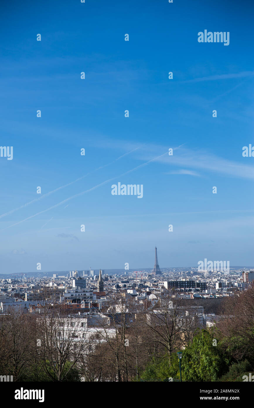 Parigi, vista dal parco Belleville, con Torre Eiffel Foto Stock