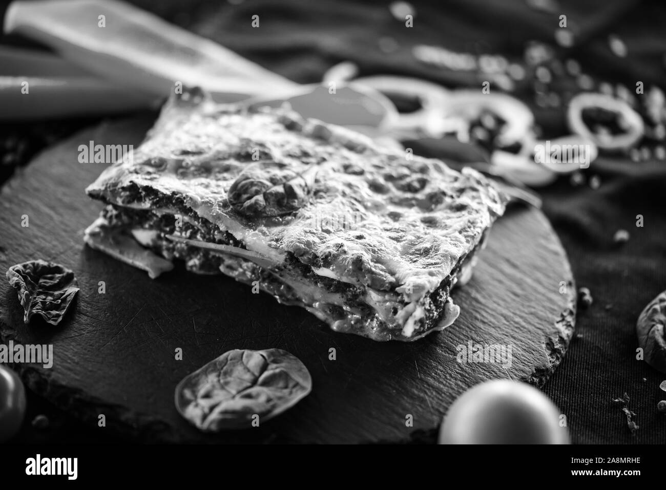 deliziose lasagne fatte in casa - con ingredienti freschi dopo una tradizionale ricevuta italiana Foto Stock
