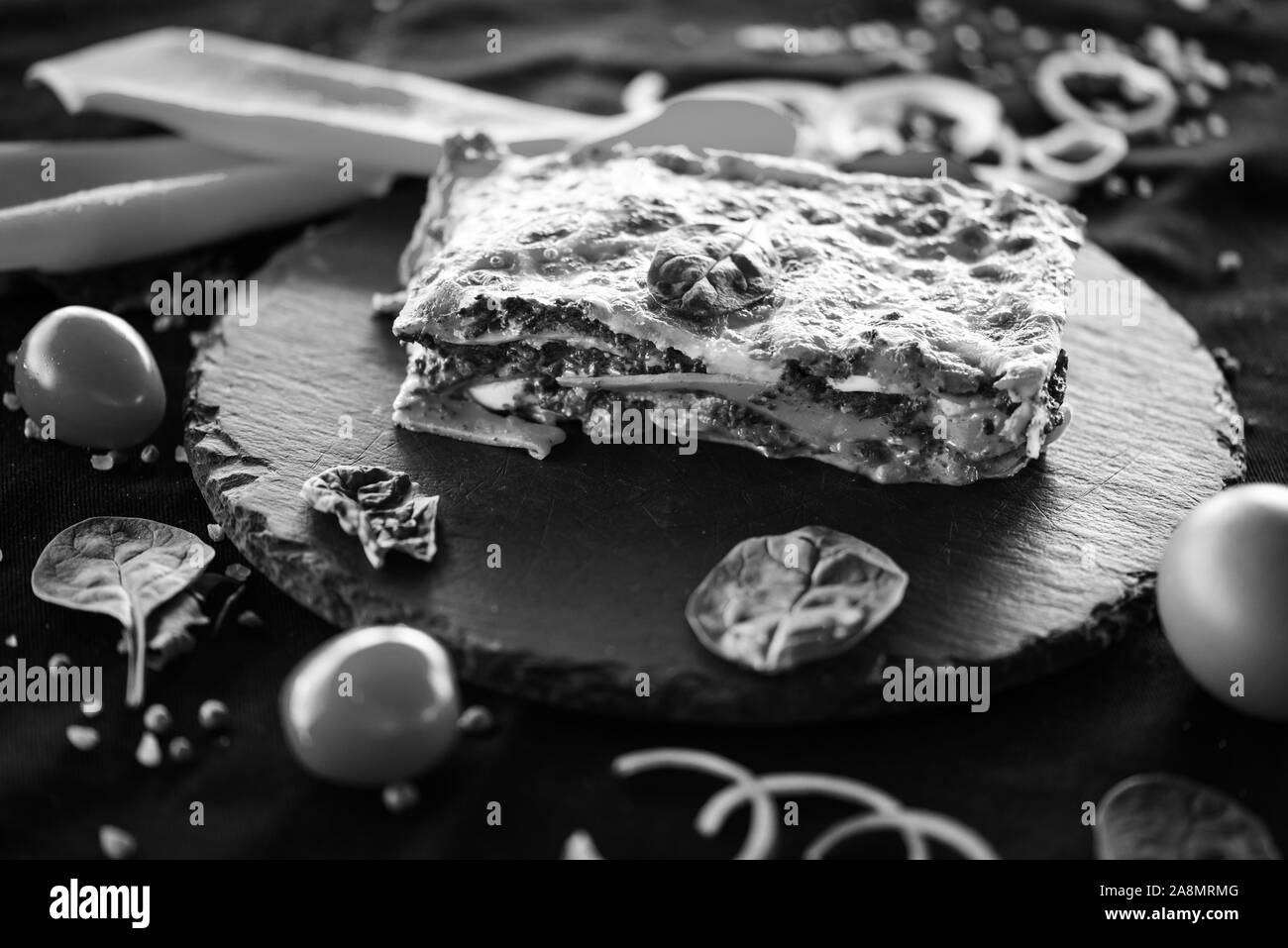 deliziose lasagne fatte in casa - con ingredienti freschi dopo una tradizionale ricevuta italiana Foto Stock