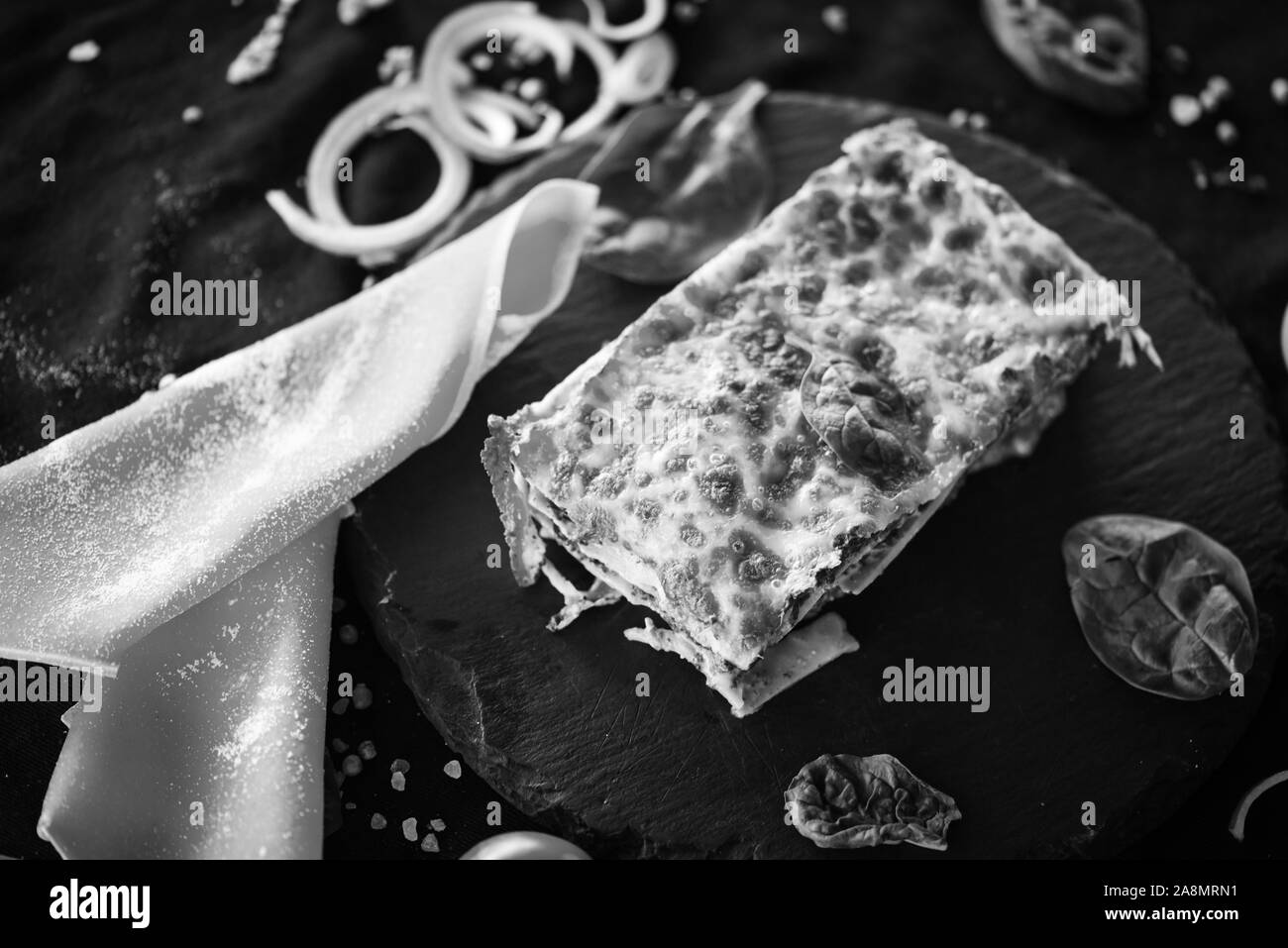 deliziose lasagne fatte in casa - con ingredienti freschi dopo una tradizionale ricevuta italiana Foto Stock