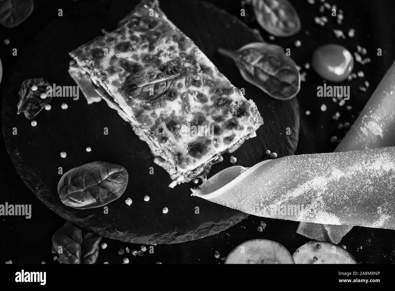 deliziose lasagne fatte in casa - con ingredienti freschi dopo una tradizionale ricevuta italiana Foto Stock