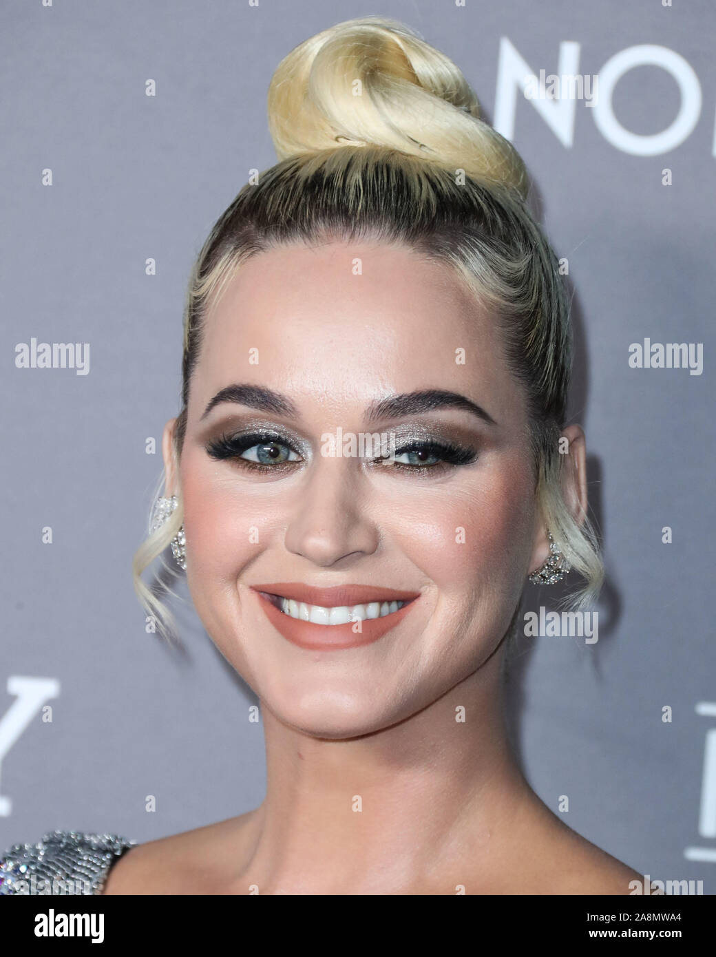 CULVER CITY, LOS ANGELES, CALIFORNIA, STATI UNITI D'AMERICA - novembre 09: cantante Katy Perry indossa un abito di Prada arriva a 2019 Baby2Baby gala tenutosi a 3Labs il 9 novembre 2019 a Culver City, Los Angeles, California, USA. (Foto di Xavier COLLIN/Image Press Agency) Foto Stock
