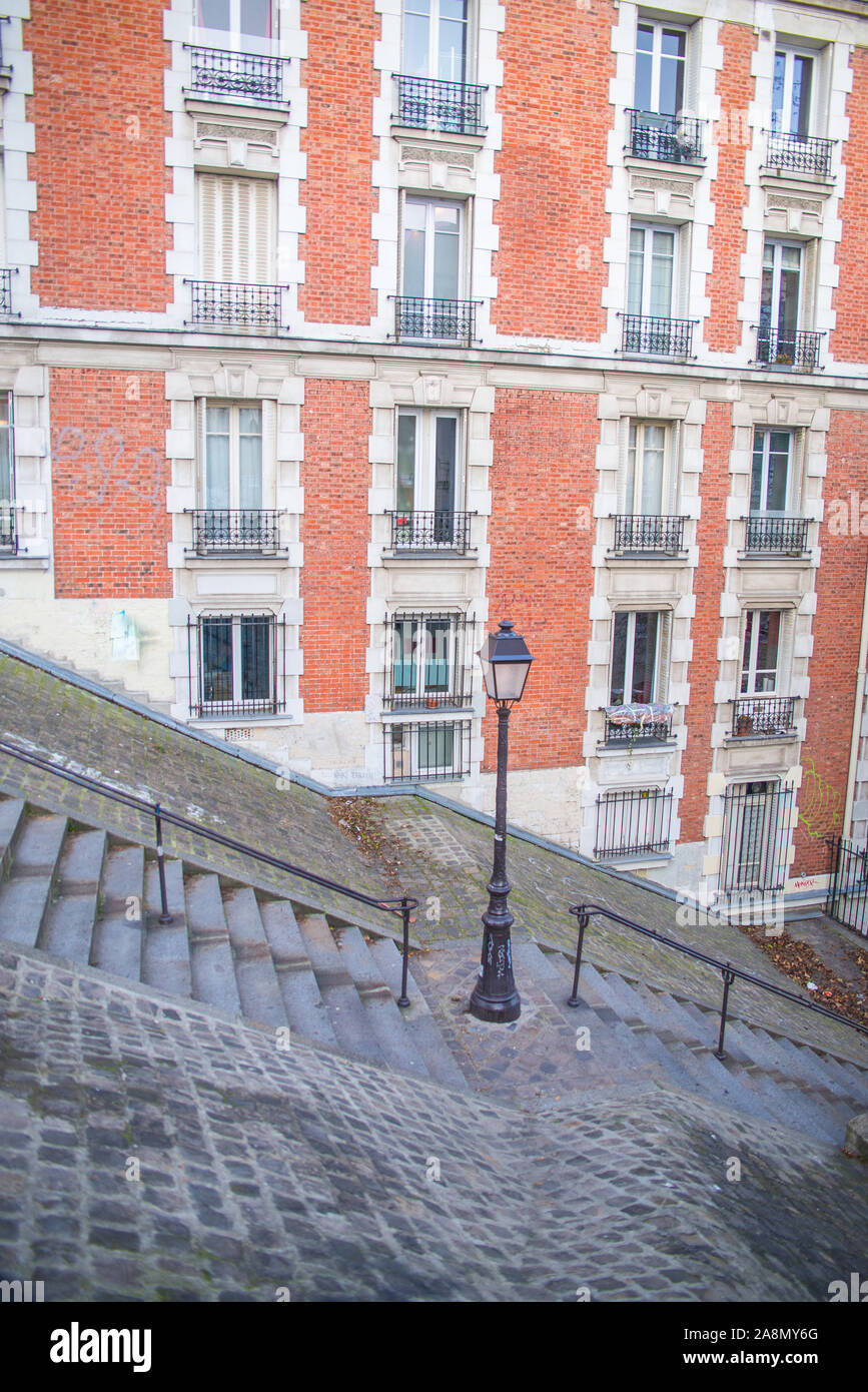 Parigi, tipica scalinata a Montmartre Foto Stock