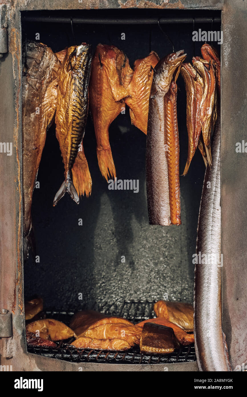 Pesce affumicato in cucina polacca tradizionale Foto Stock